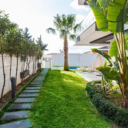 Lueks Huzurlu Yeni Villa Cesme