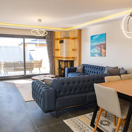 Lueks Huzurlu Yeni * Çeşme