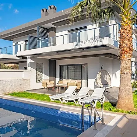 Villa Lueks Huzurlu Yeni Çeşme