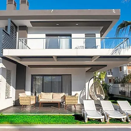 Villa Lueks Huzurlu Yeni Çeşme
